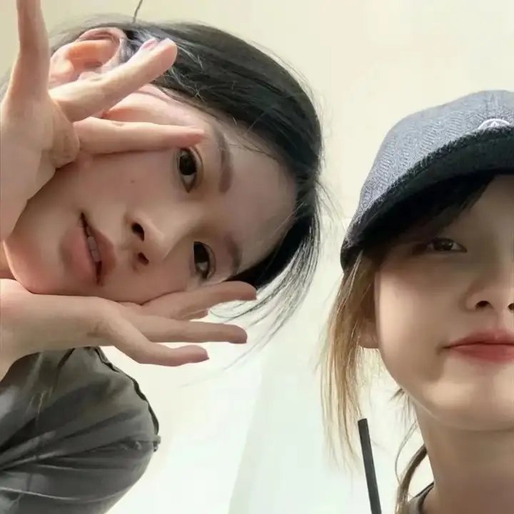 锦绣云裳 封面